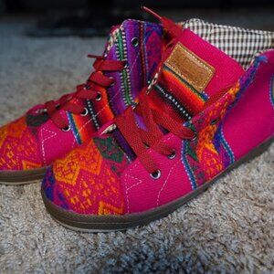 Peruvian High Top Sneakers Size 8/9